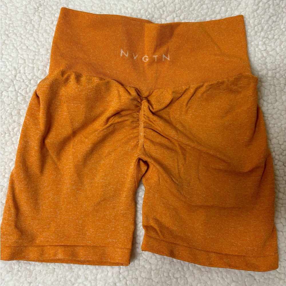 NVGTN XS SCRUNCH SHORTS